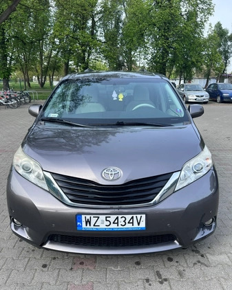 Toyota Sienna cena 68000 przebieg: 228000, rok produkcji 2014 z Oleśnica małe 137